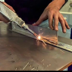 Máy Hàn Laser: Tiết Kiệm Chi Phí Và Tăng Hiệu Quả Sản Xuất