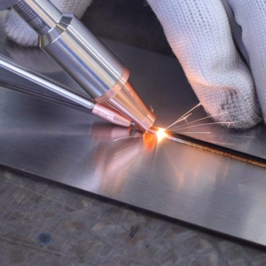 Ứng Dụng Thực Tế Của Máy Hàn Laser Trong Các Ngành Công Nghiệp