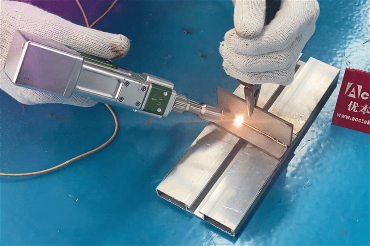 Sự khác biệt giữa máy hàn laser và máy hàn truyền thống (hàn TIG, MIG, hồ quang)?