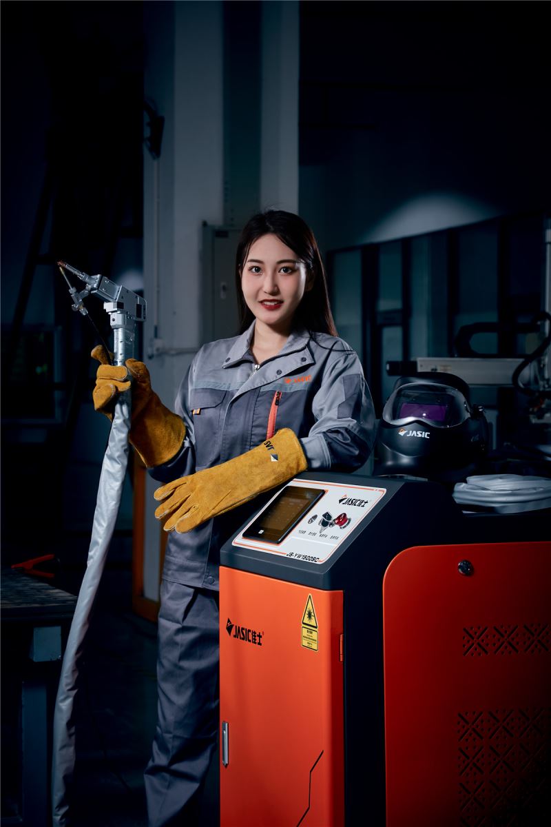 Máy hàn laser có yêu cầu kỹ thuật đặc biệt khi vận hành không?