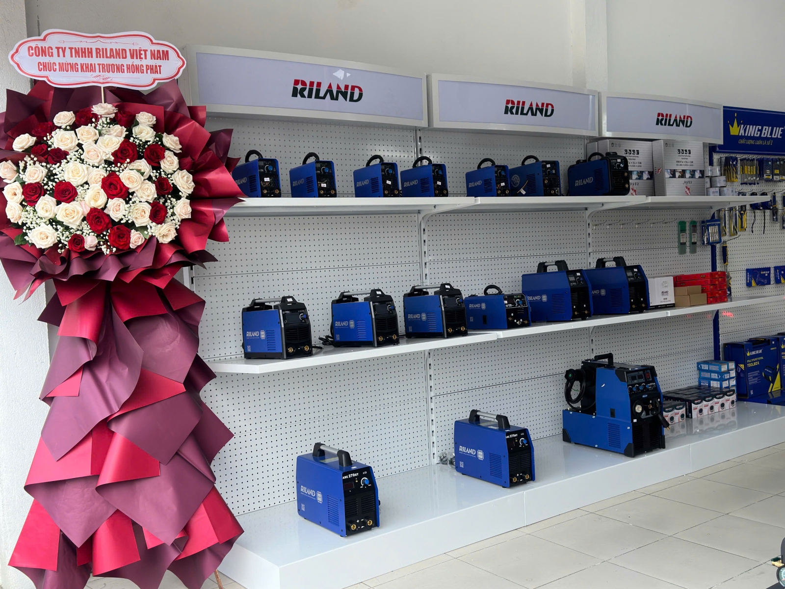 Nam Toàn Việt – Nhà phân phối máy hàn RILAND